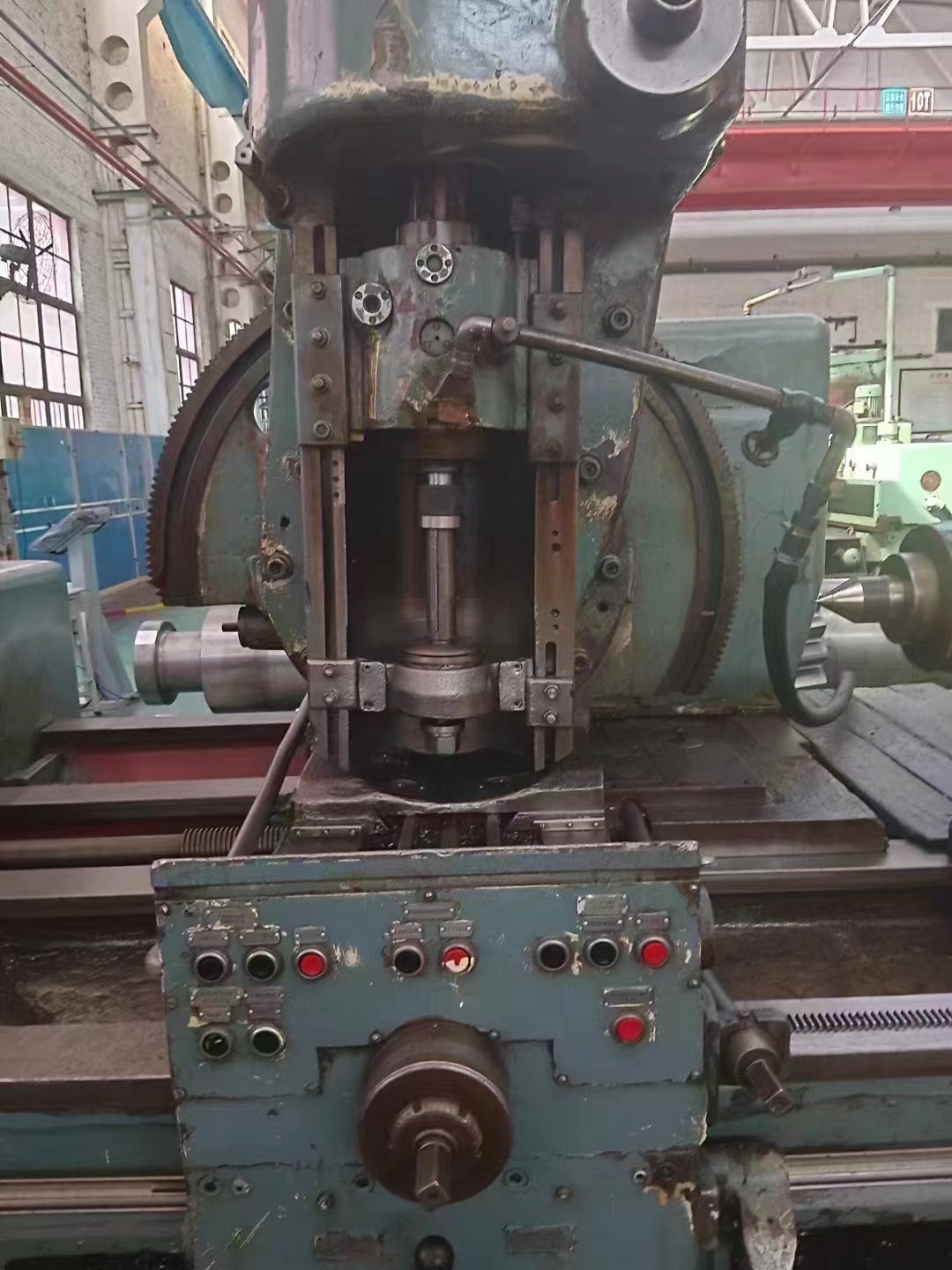 俄羅斯 臥式滾齒機(jī)5B370、加工直徑：800mm、